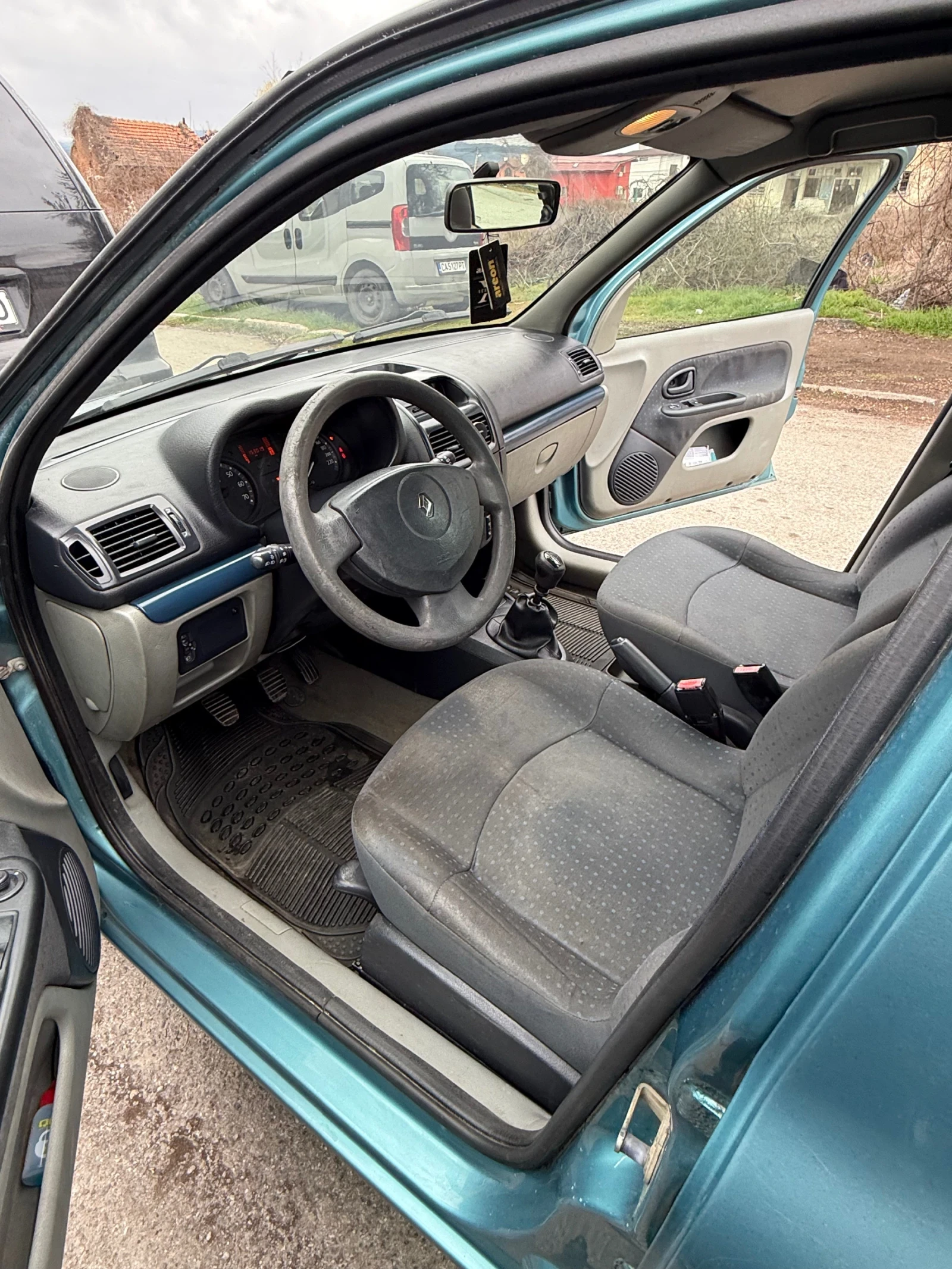 Renault Clio, снимка 11 - Автомобили и джипове - 54146519