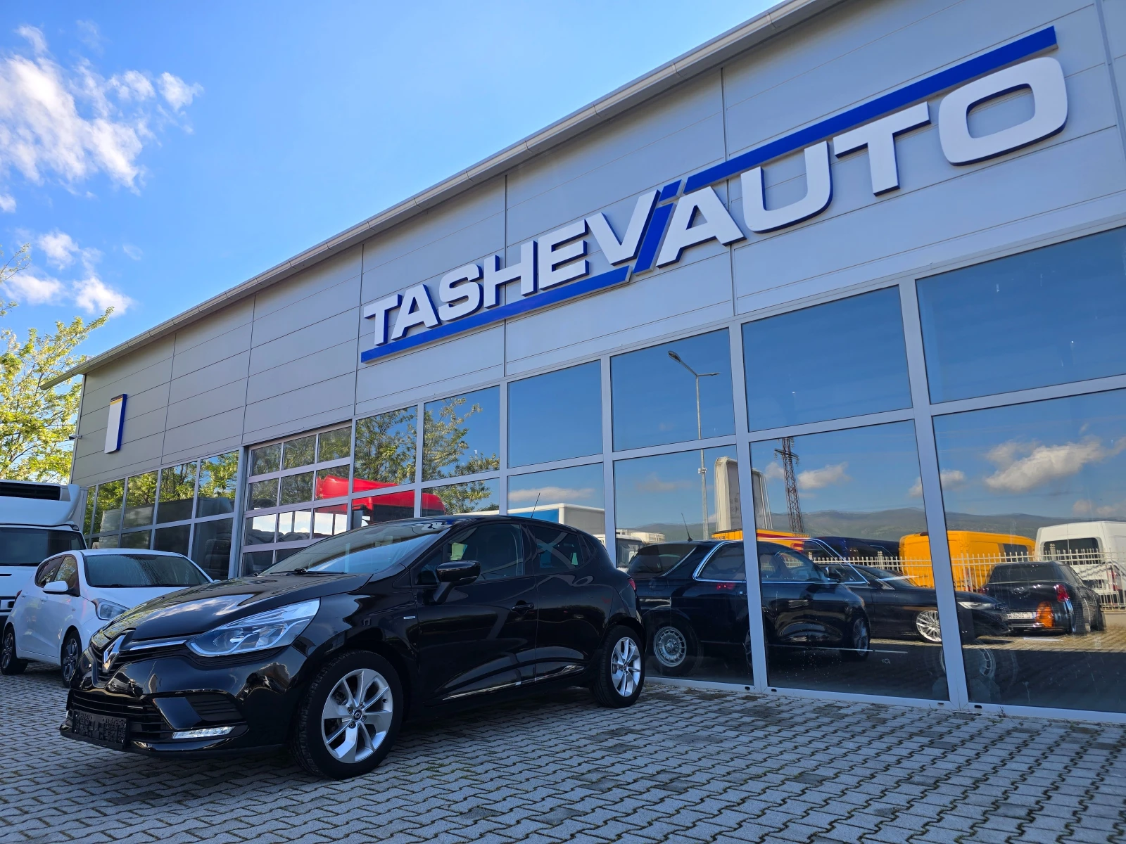 Renault Clio LIMITED* * 88000km!!!!!!, снимка 4 - Автомобили и джипове - 54419587