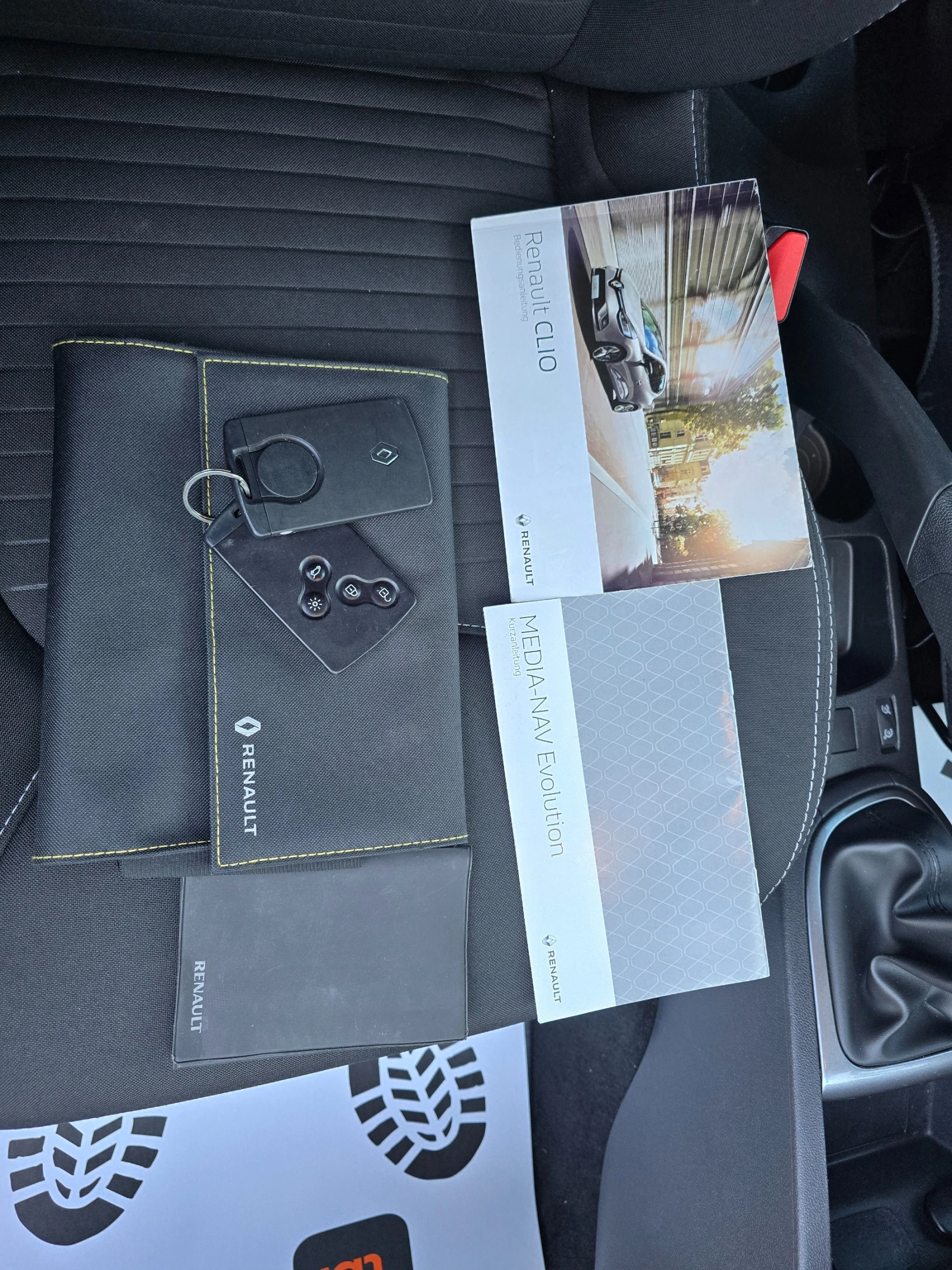Renault Clio LIMITED* * 88000km!!!!!!, снимка 17 - Автомобили и джипове - 54419587