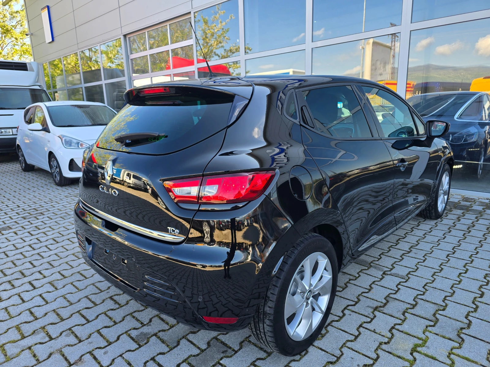 Renault Clio LIMITED* * 88000km!!!!!!, снимка 8 - Автомобили и джипове - 54419587