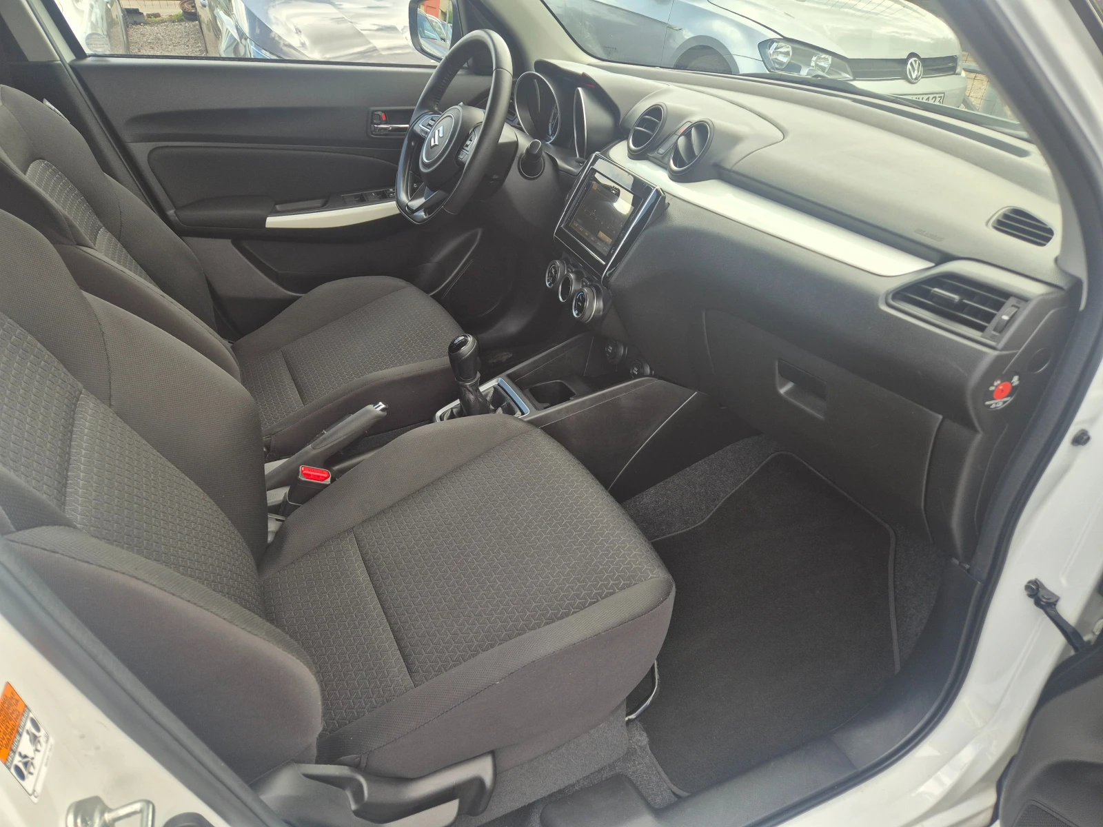 Suzuki Swift 1.2SHVS/4x4, снимка 11 - Автомобили и джипове - 54510370