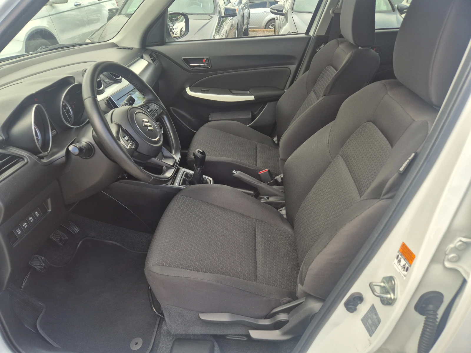 Suzuki Swift 1.2SHVS/4x4, снимка 8 - Автомобили и джипове - 54510370