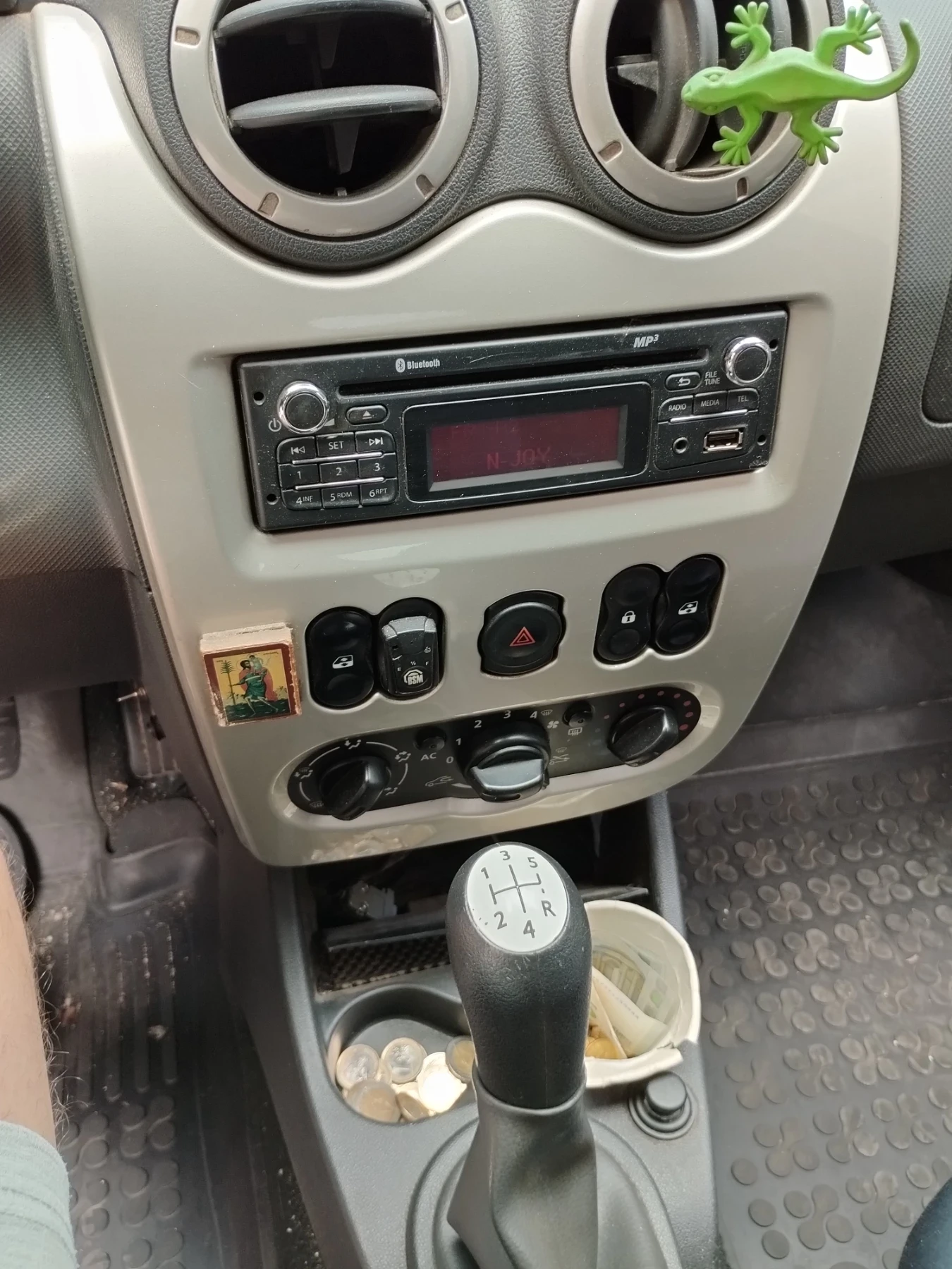 Dacia Sandero, снимка 7 - Автомобили и джипове - 54769173