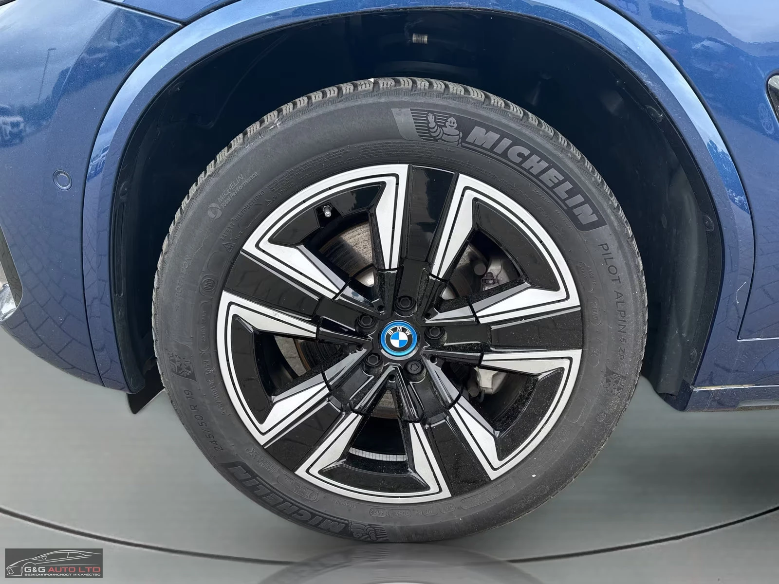 BMW iX3 SPORT/286HP/HUD/360/PANO/HI-FI/LED/CAM/531z, снимка 11 - Автомобили и джипове - 55142602