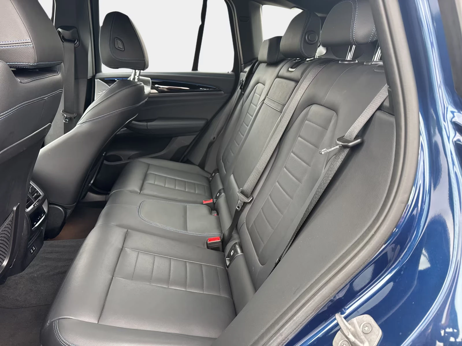 BMW iX3 SPORT/286HP/HUD/360/PANO/HI-FI/LED/CAM/531z, снимка 15 - Автомобили и джипове - 55142602