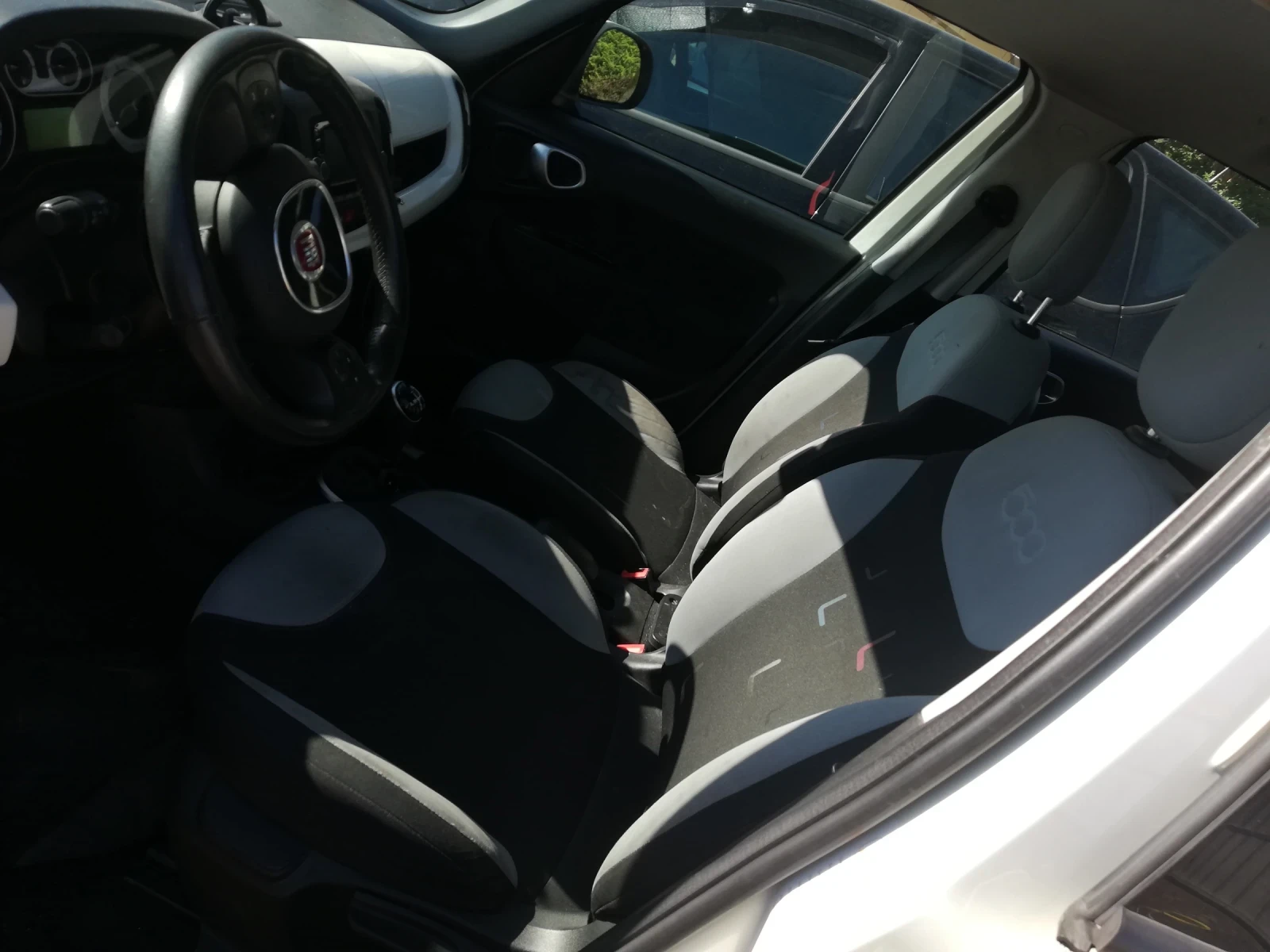 Fiat 500L 1.3 Multijet АВТОМАТ/НАВИ/EURO 6 Очакван внос, снимка 4 - Автомобили и джипове - 55159665