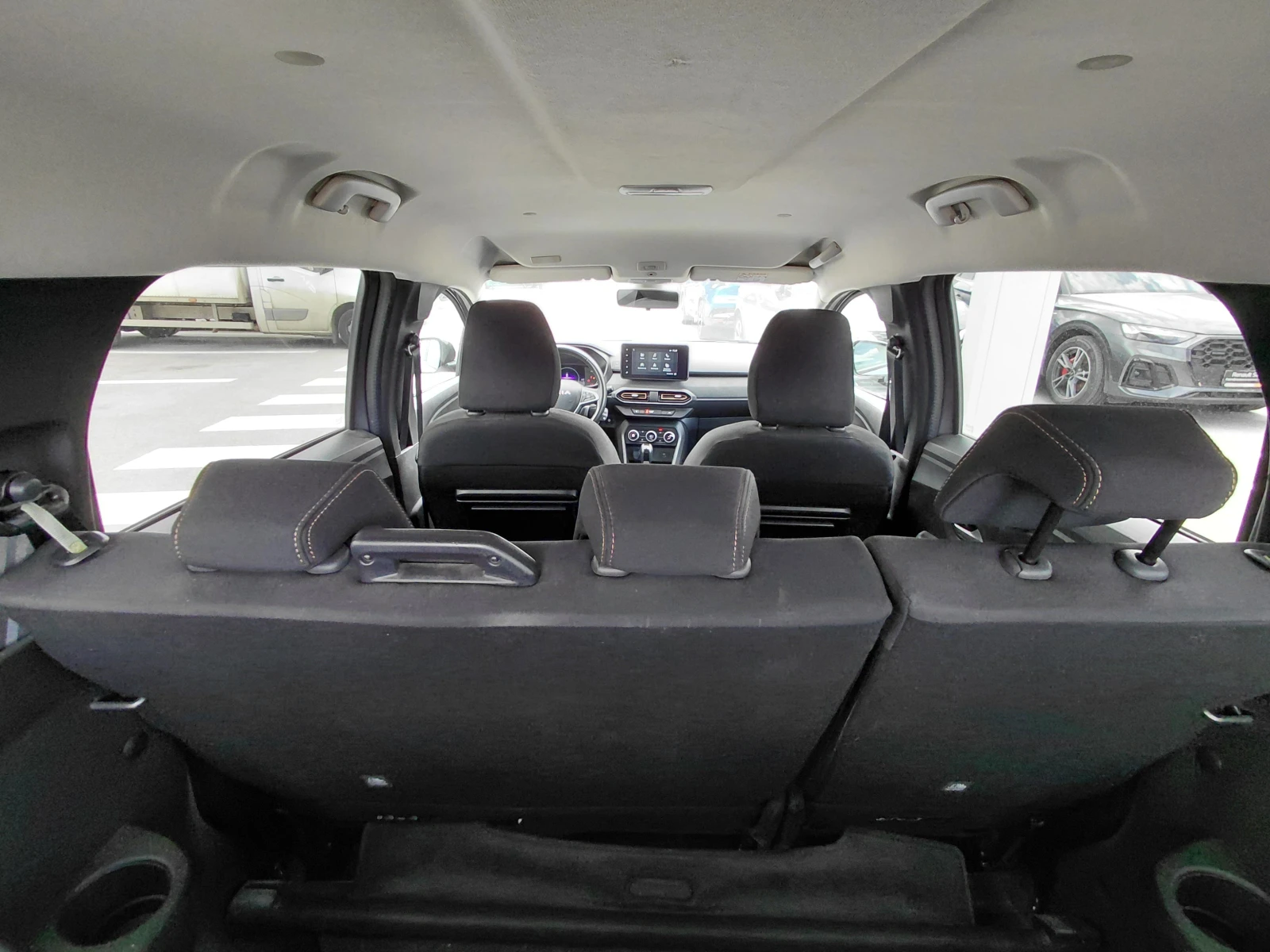 Dacia Jogger Extreme/HYBRID 140к.с/6+ 1 места, снимка 17 - Автомобили и джипове - 55175492