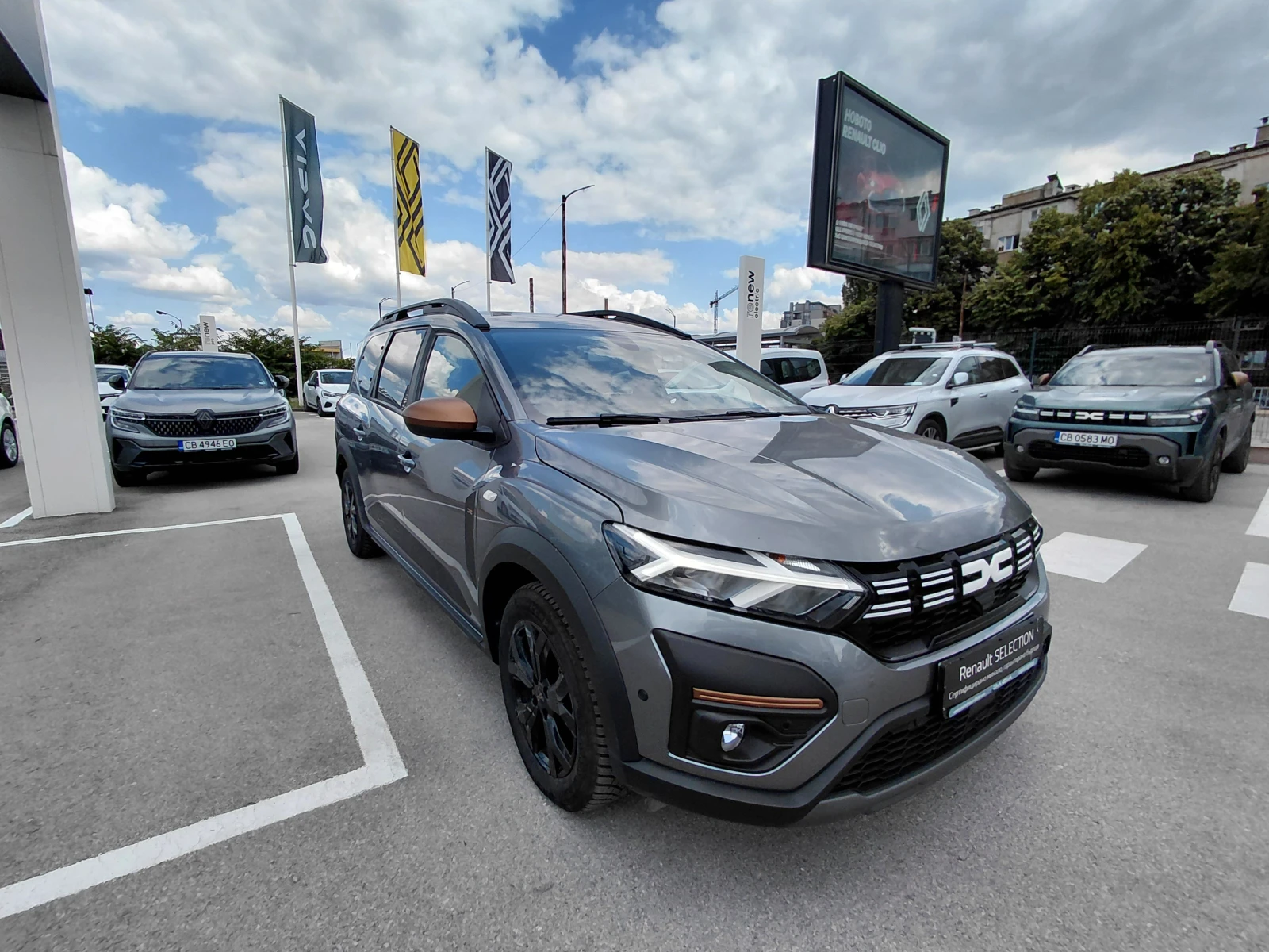 Dacia Jogger Extreme/HYBRID 140к.с/6+ 1 места, снимка 3 - Автомобили и джипове - 55175492