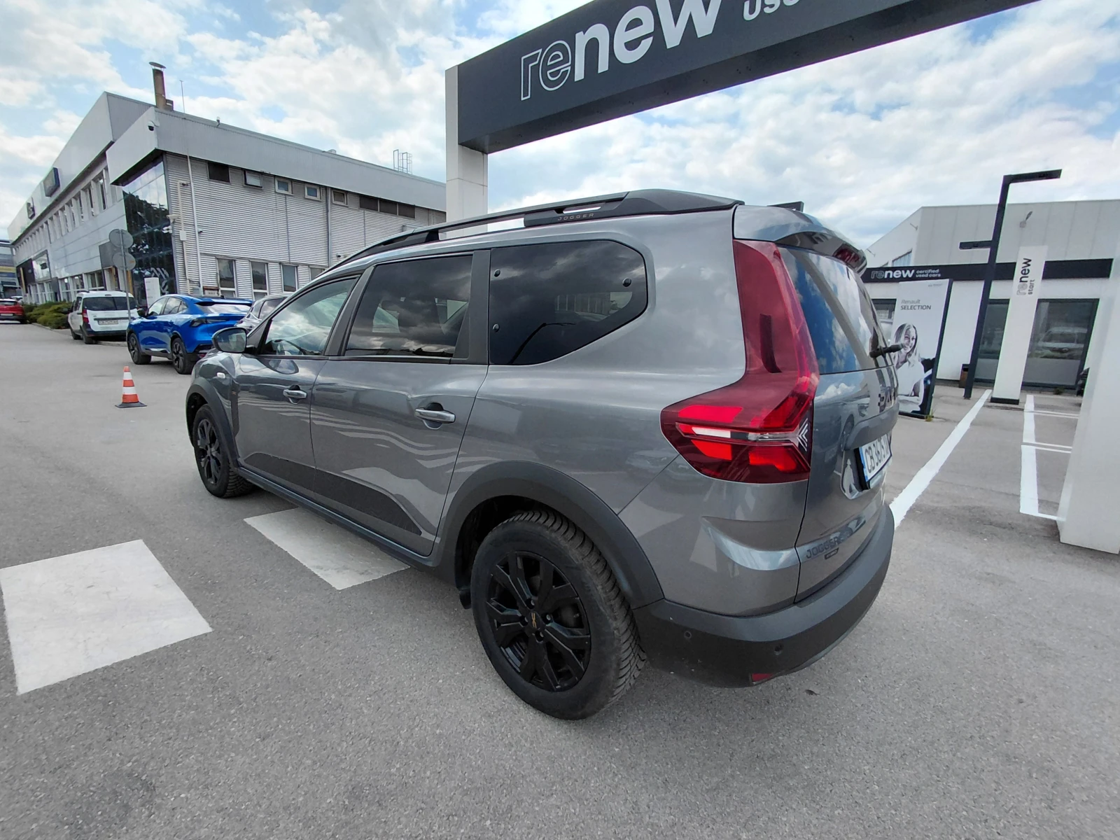 Dacia Jogger Extreme/HYBRID 140к.с/6+ 1 места, снимка 5 - Автомобили и джипове - 55175492