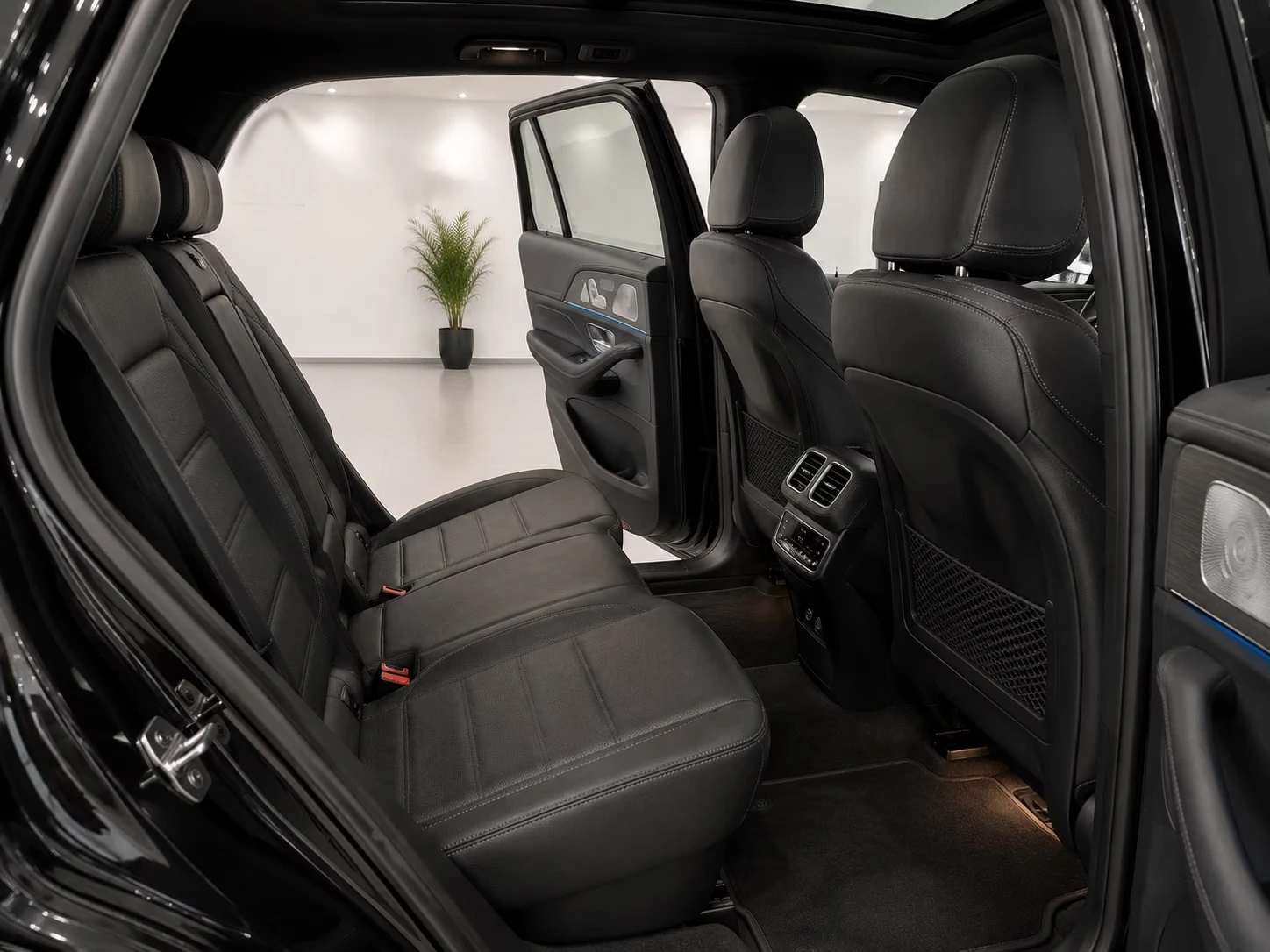 Mercedes-Benz GLE 450 d/MHEV/AMG/387HP/PANO/BURM/360/325h, снимка 9 - Автомобили и джипове - 55727687