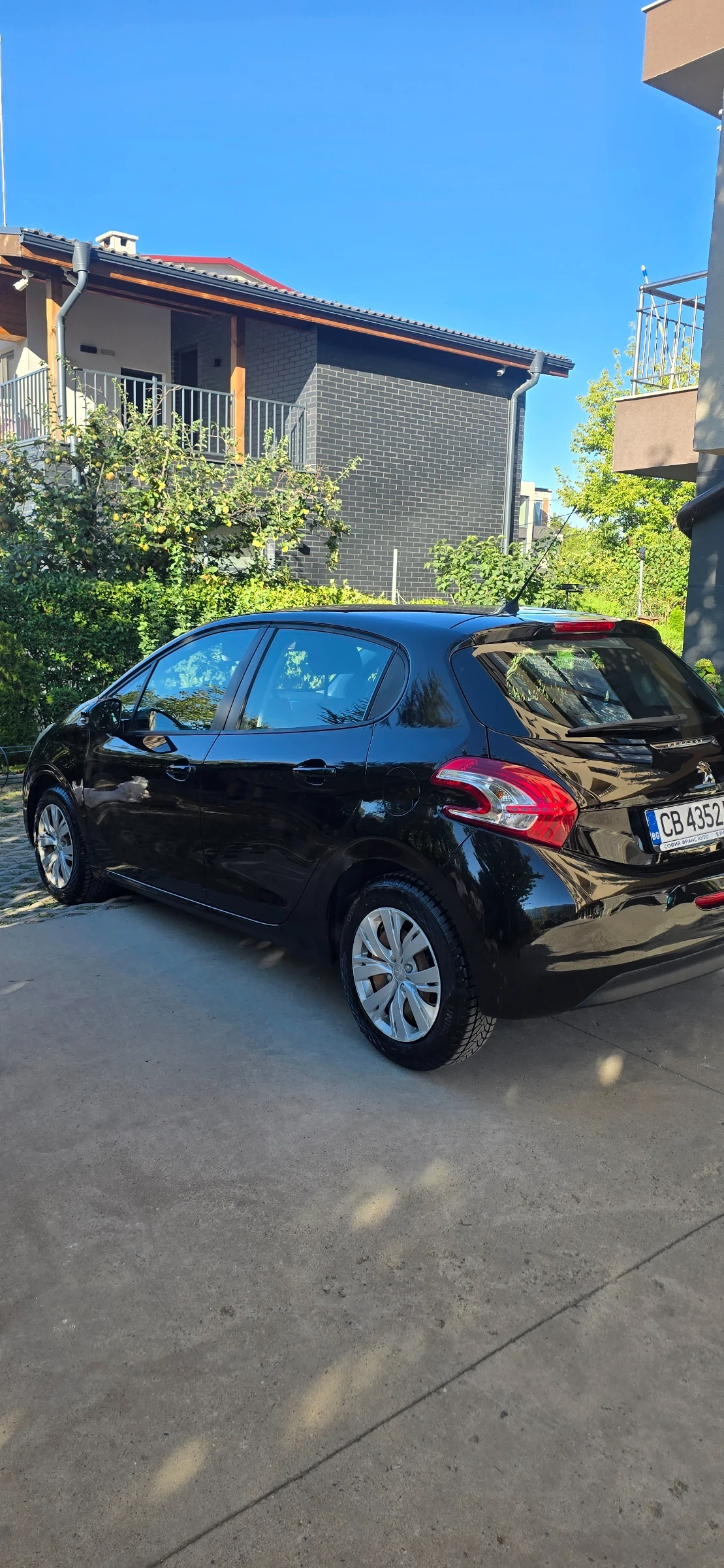 Peugeot 208 1.4 бензин, снимка 3 - Автомобили и джипове - 55964487