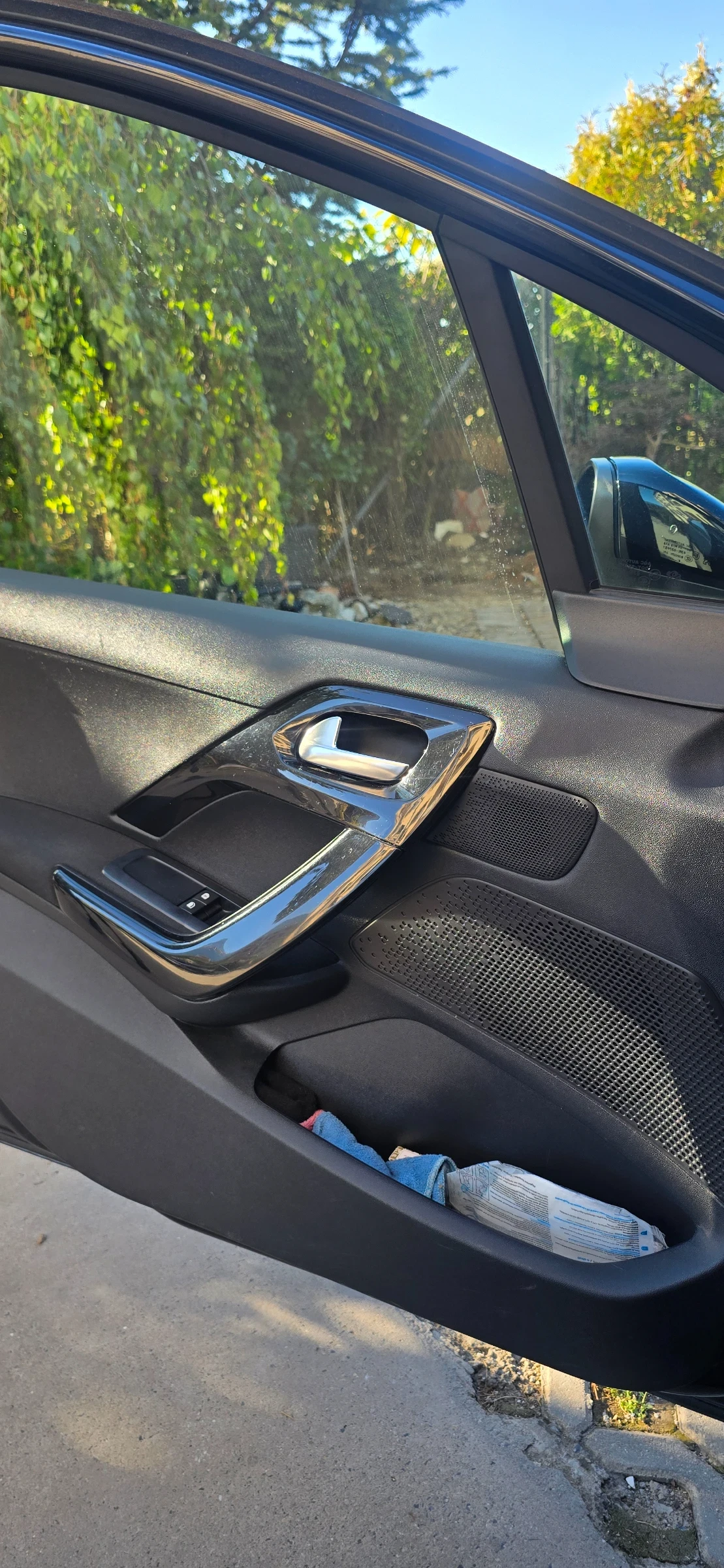 Peugeot 208 1.4 бензин, снимка 7 - Автомобили и джипове - 55964487