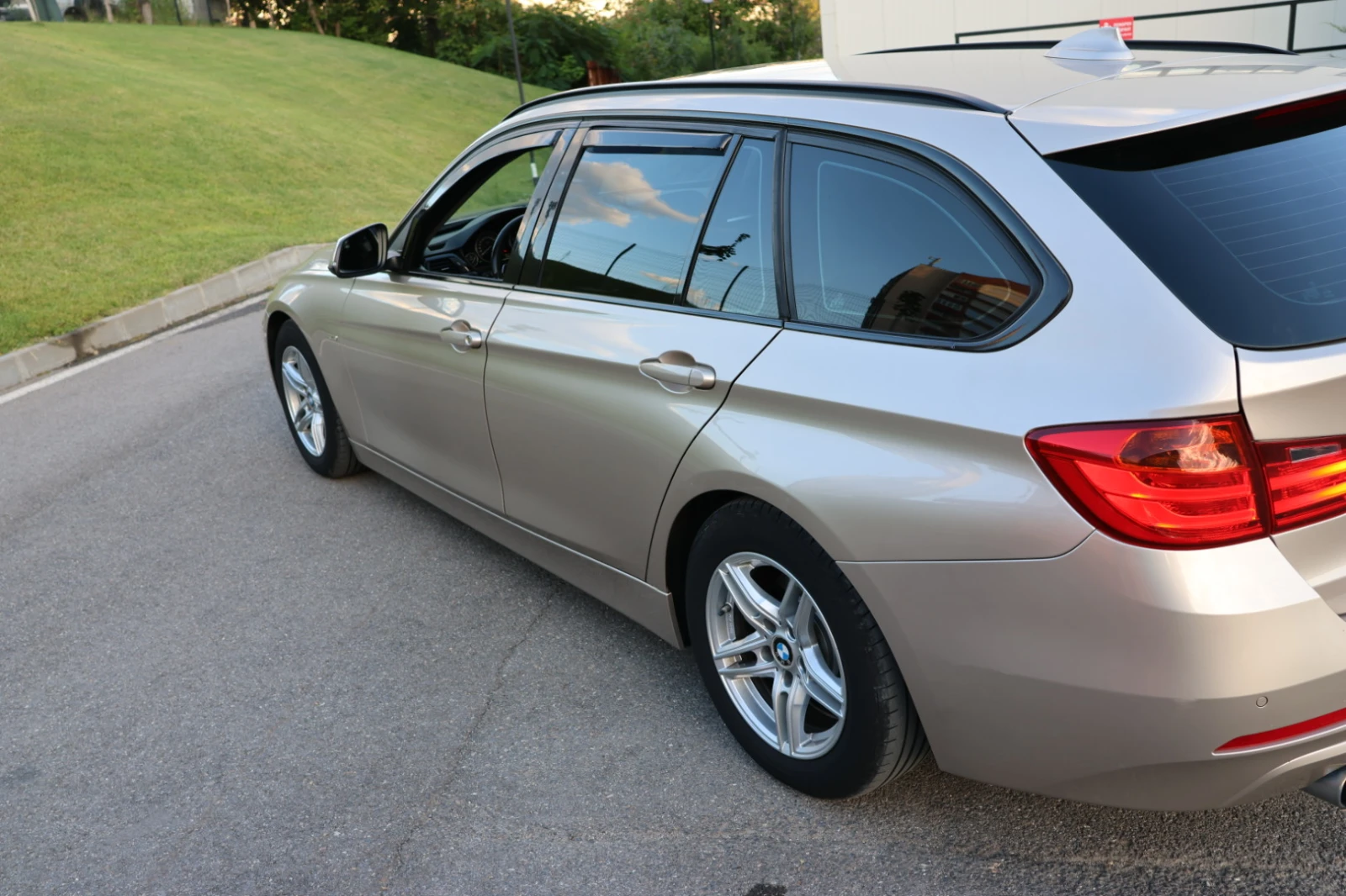 BMW 320, снимка 3 - Автомобили и джипове - 56107484