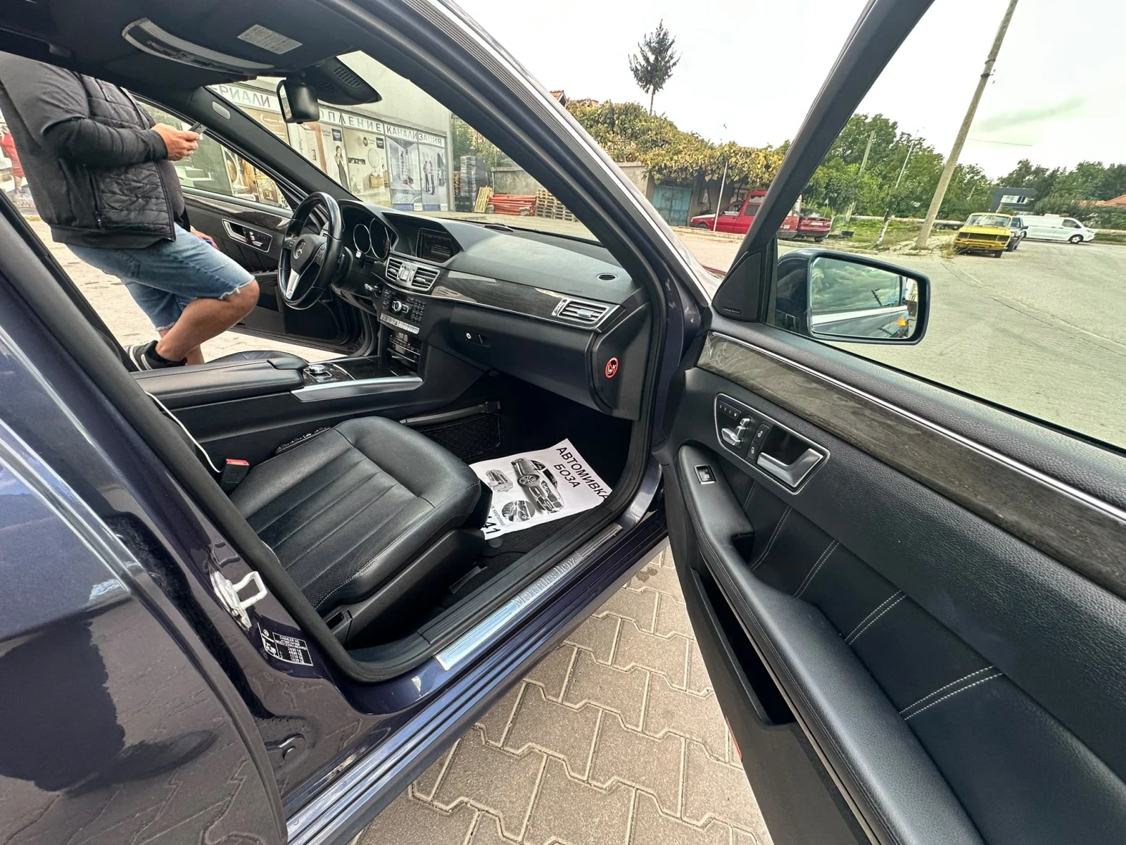 Mercedes-Benz E 350 4 matic, снимка 16 - Автомобили и джипове - 56354584