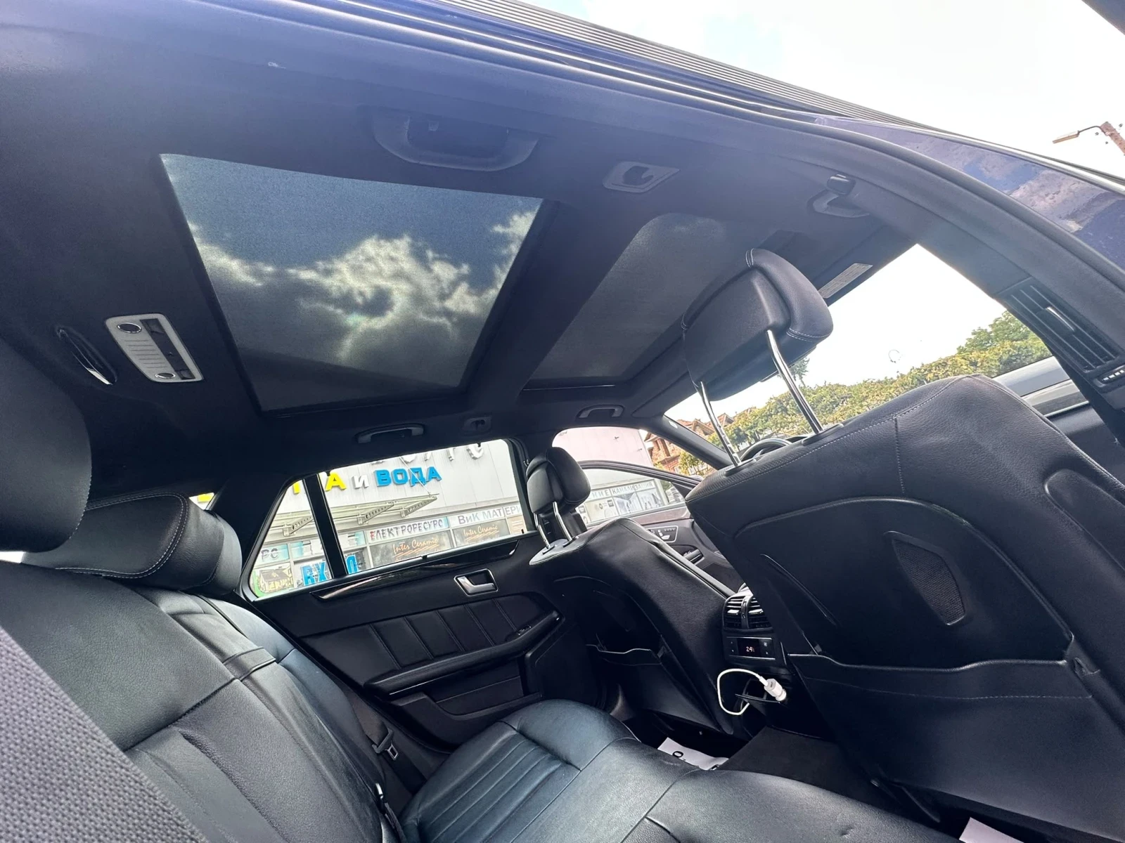 Mercedes-Benz E 350 4 matic, снимка 15 - Автомобили и джипове - 56354584