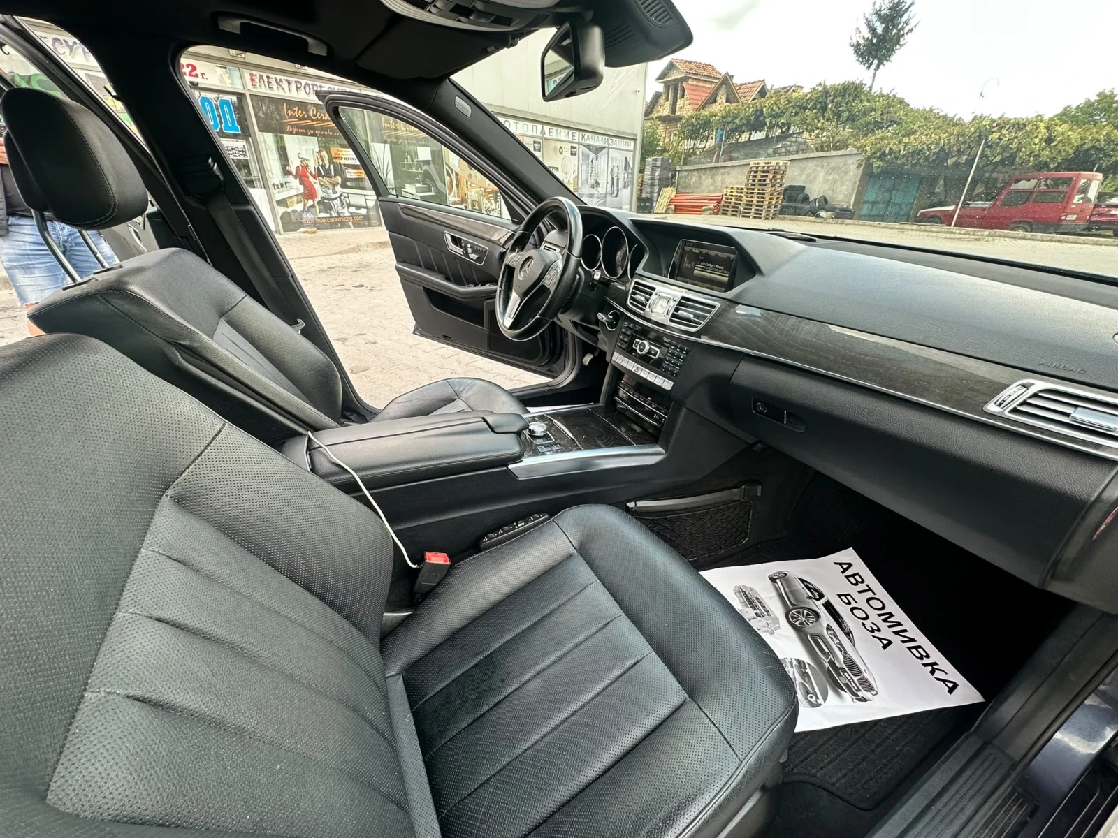 Mercedes-Benz E 350 4 matic, снимка 14 - Автомобили и джипове - 56354584