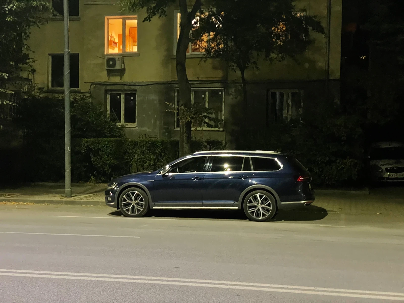 VW Alltrack 2.0 BiTurbo, снимка 8 - Автомобили и джипове - 56548259