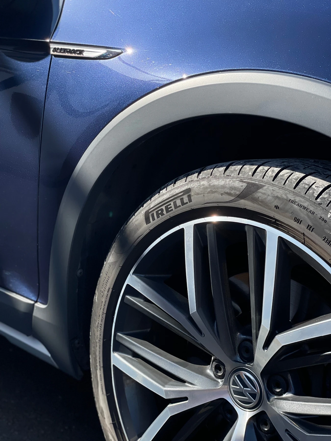 VW Alltrack 2.0 BiTurbo, снимка 4 - Автомобили и джипове - 56548259