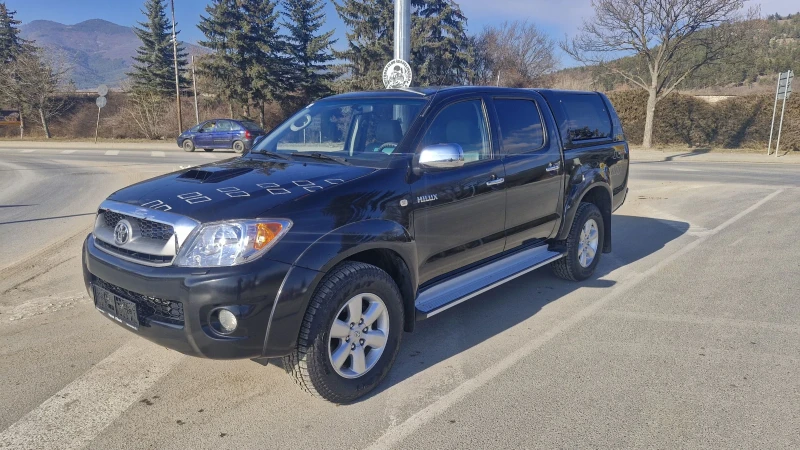 Toyota Hilux 3, 0  D-4D Климатроник, снимка 1 - Автомобили и джипове - 48980122