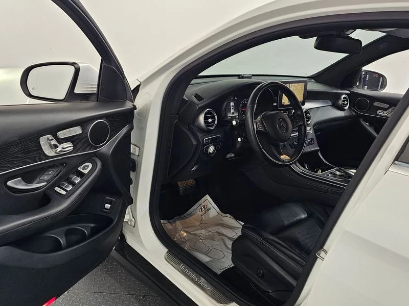 Mercedes-Benz GLC GCL300 4MATIC Coupe| 245к.с.| ВКЛ.ТЕХНОТЕСТ, снимка 10 - Автомобили и джипове - 55300110