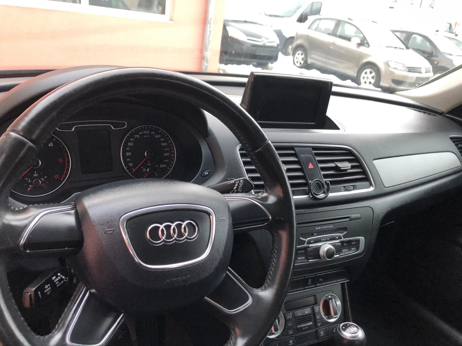 Audi Q3 2.0TDI - изображение 10