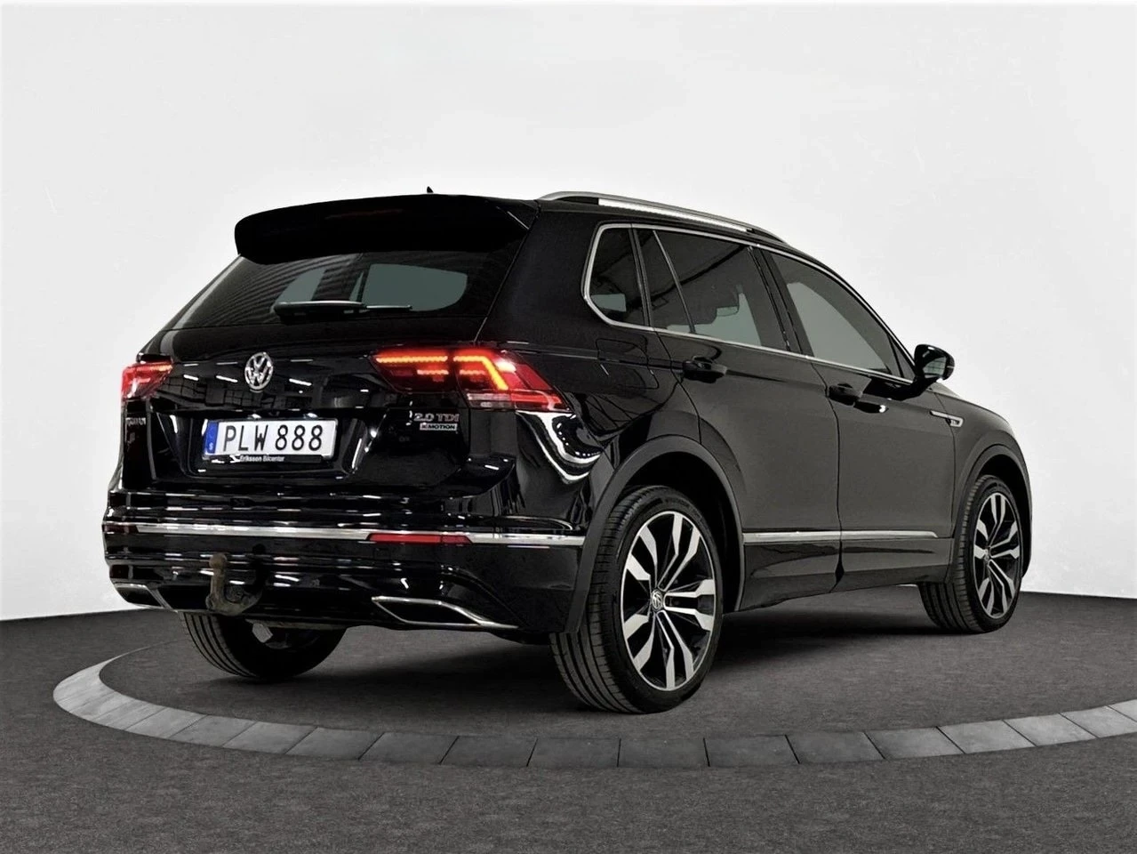 VW Tiguan GTS 240hk R line - изображение 4