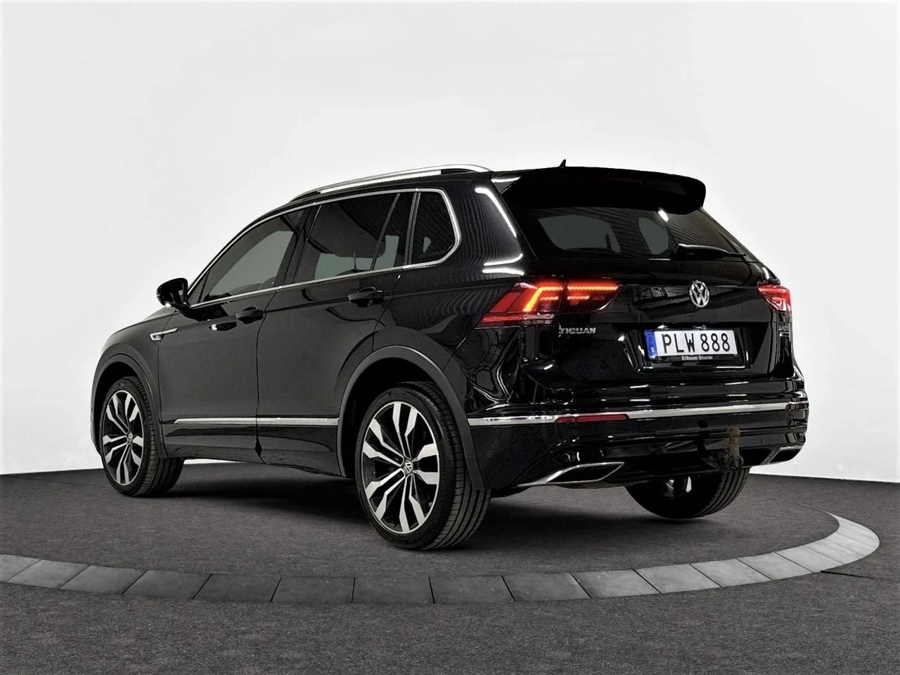VW Tiguan GTS 240hk R line - изображение 3