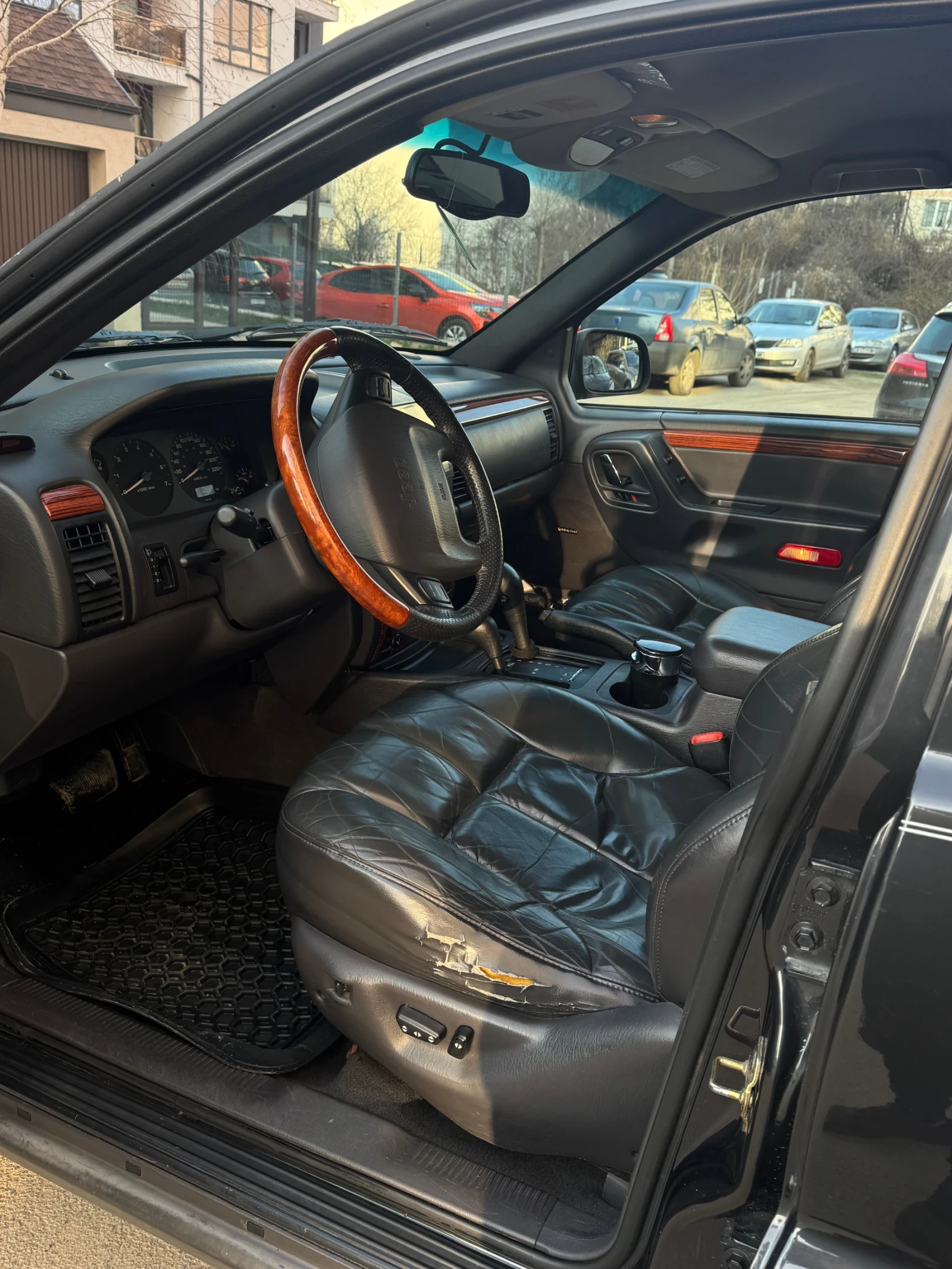 Jeep Grand cherokee, снимка 14 - Автомобили и джипове - 53843457