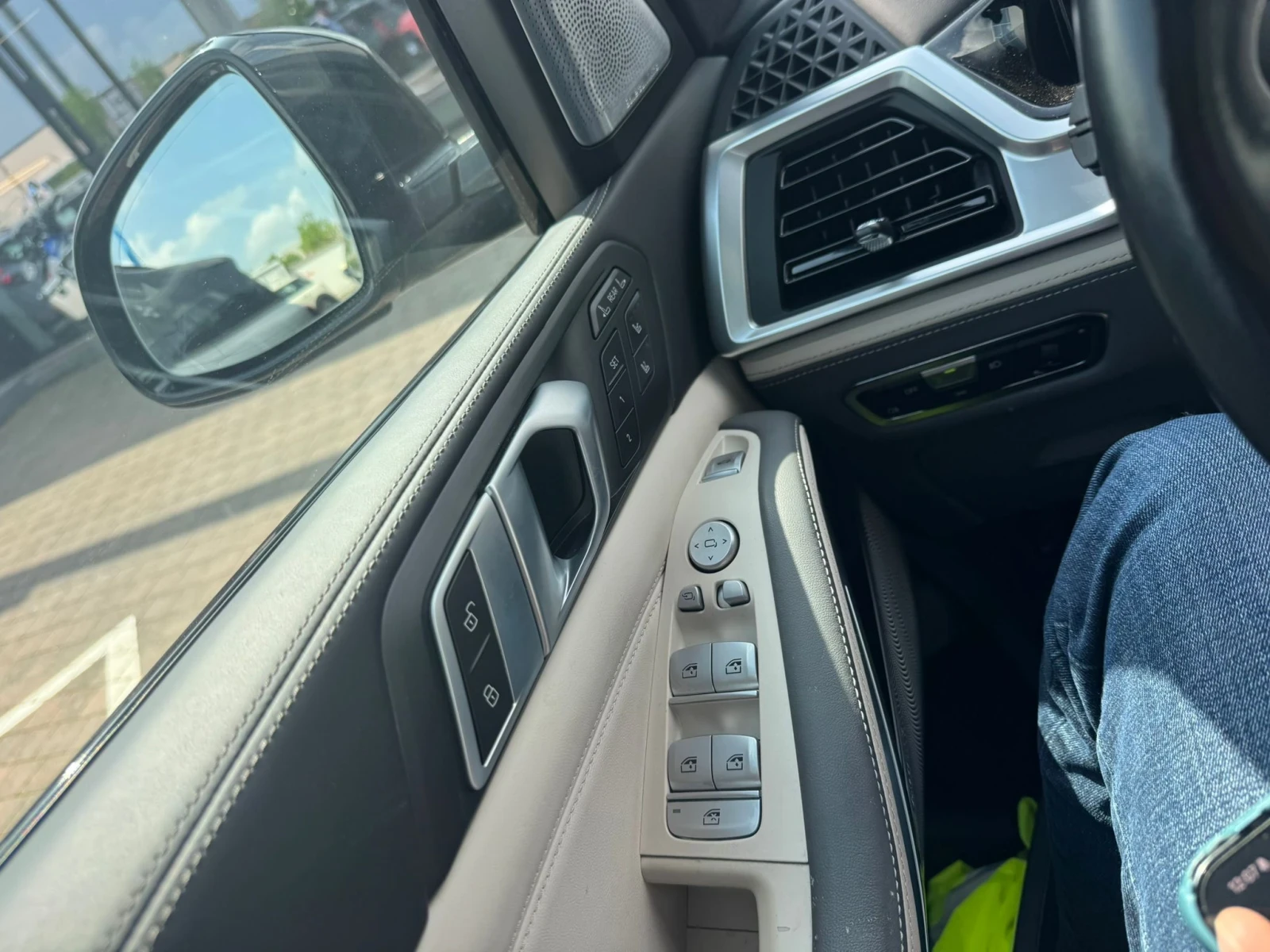 BMW X7 (FULL SPEC)^(M SPORT), снимка 6 - Автомобили и джипове - 54217901