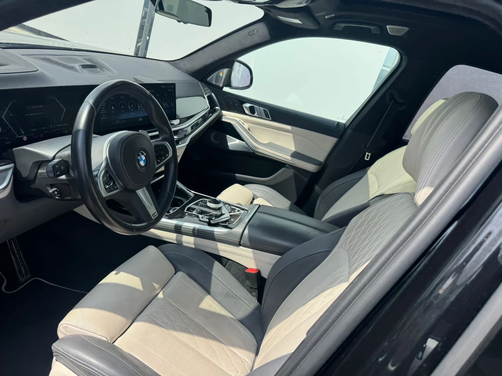 BMW X7 (FULL SPEC)^(M SPORT), снимка 10 - Автомобили и джипове - 54217901