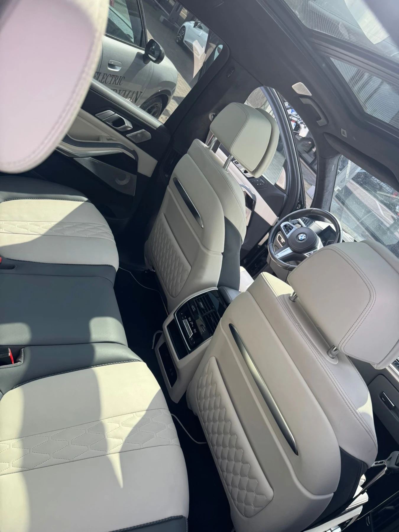 BMW X7 (FULL SPEC)^(M SPORT), снимка 15 - Автомобили и джипове - 54217901