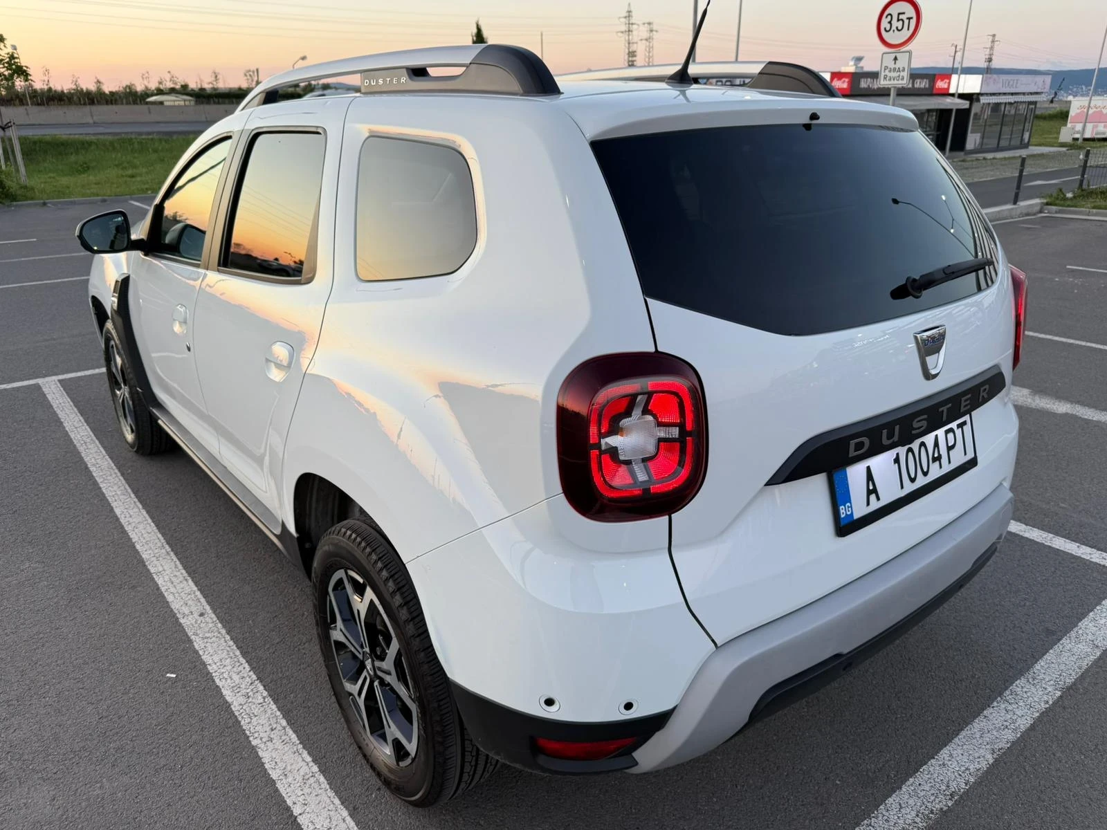 Dacia Duster 1.5 dci, снимка 6 - Автомобили и джипове - 54698781