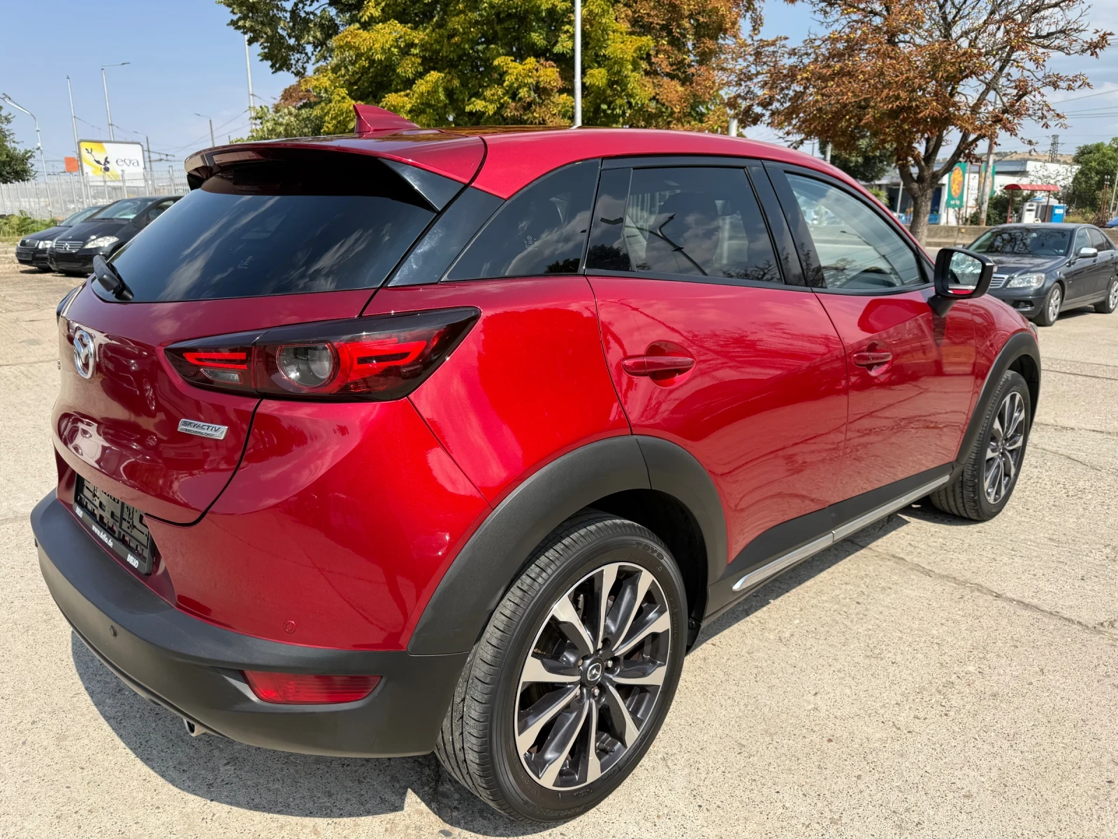 Mazda CX-3 FACE* 1.8 Diesel* LED* HUD* Keyless Go, снимка 4 - Автомобили и джипове - 55789740