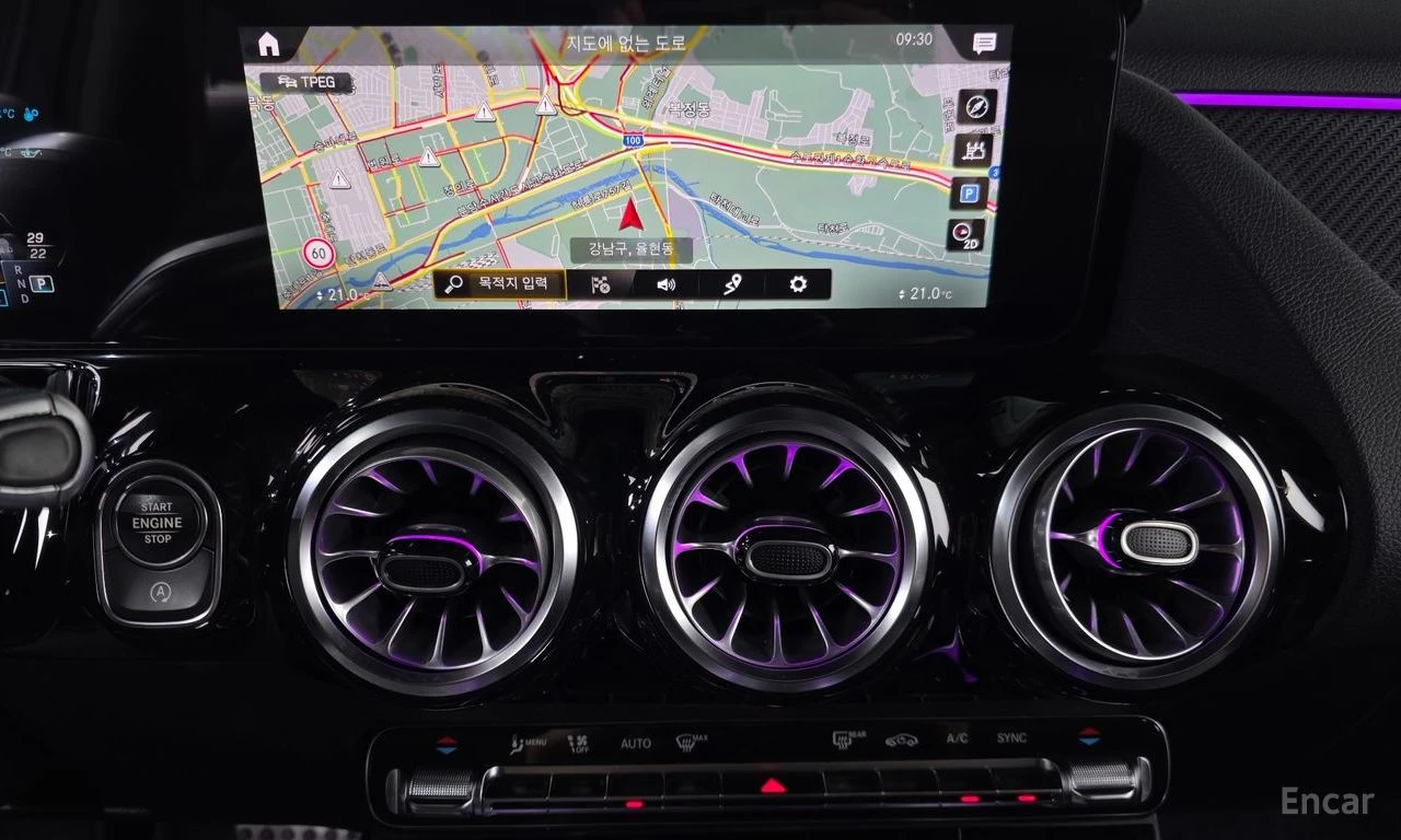 Mercedes-Benz GLA 45 AMG 4MATIC+ * BURMESTER* ДИСТРОНИК* ХЕДЪП* 360КАМЕРА* , снимка 10 - Автомобили и джипове - 56046042