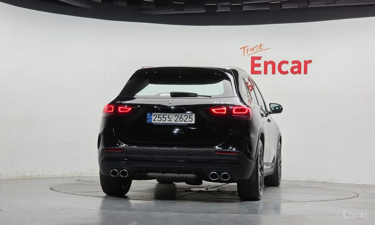 Mercedes-Benz GLA 45 AMG 4MATIC+ * BURMESTER* ДИСТРОНИК* ХЕДЪП* 360КАМЕРА* , снимка 4 - Автомобили и джипове - 56046042