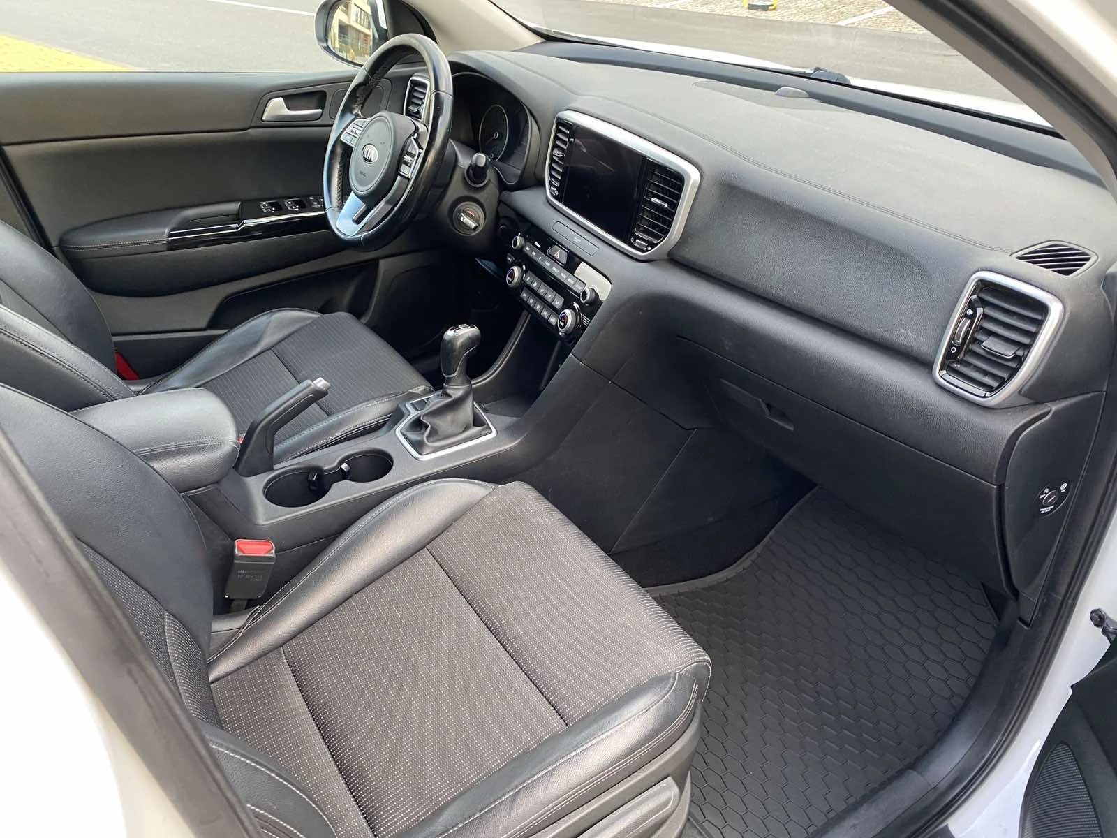 Kia Sportage  1.6 CRDi /MHEV /Black Edition /Business | Mobile.bg � ����������� 11