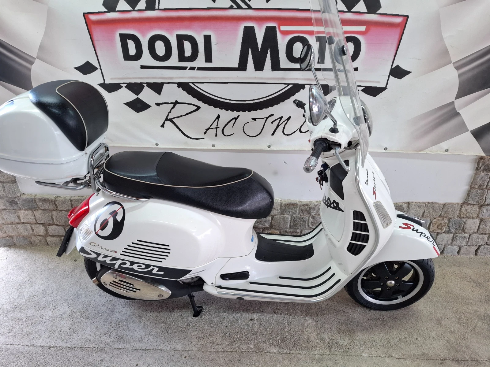 Vespa GTS 300ie, снимка 11 - Мотоциклети и мототехника - 54137912