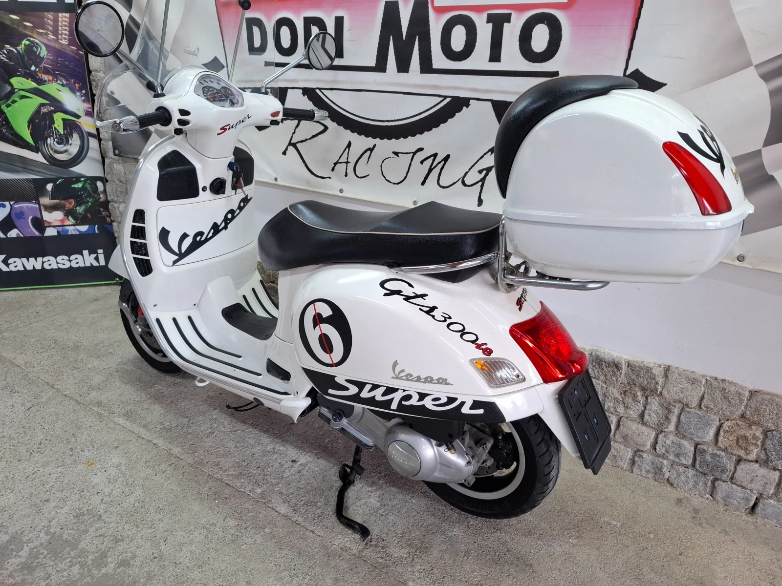 Vespa GTS 300ie, снимка 6 - Мотоциклети и мототехника - 54137912