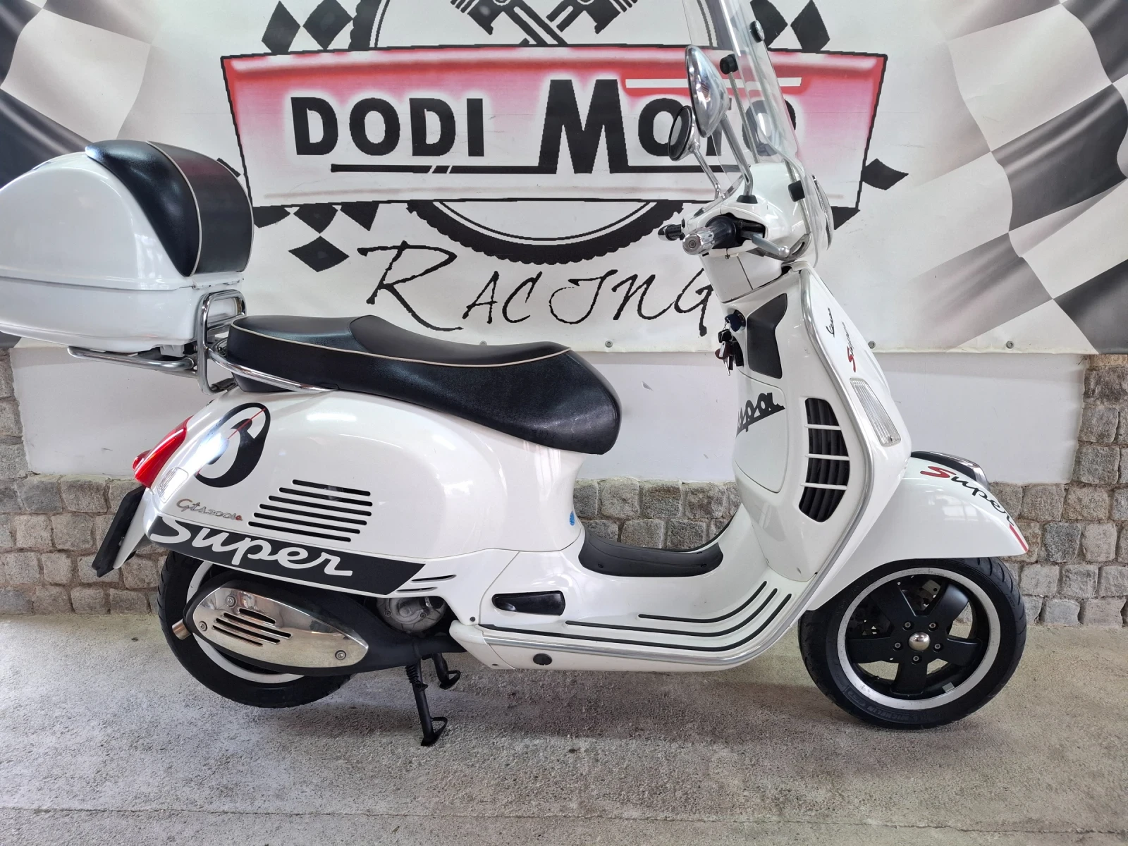 Vespa GTS 300ie, снимка 10 - Мотоциклети и мототехника - 54137912