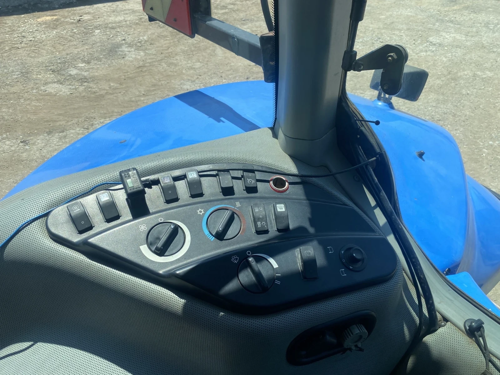 Трактор New Holland T8050 - изображение 8