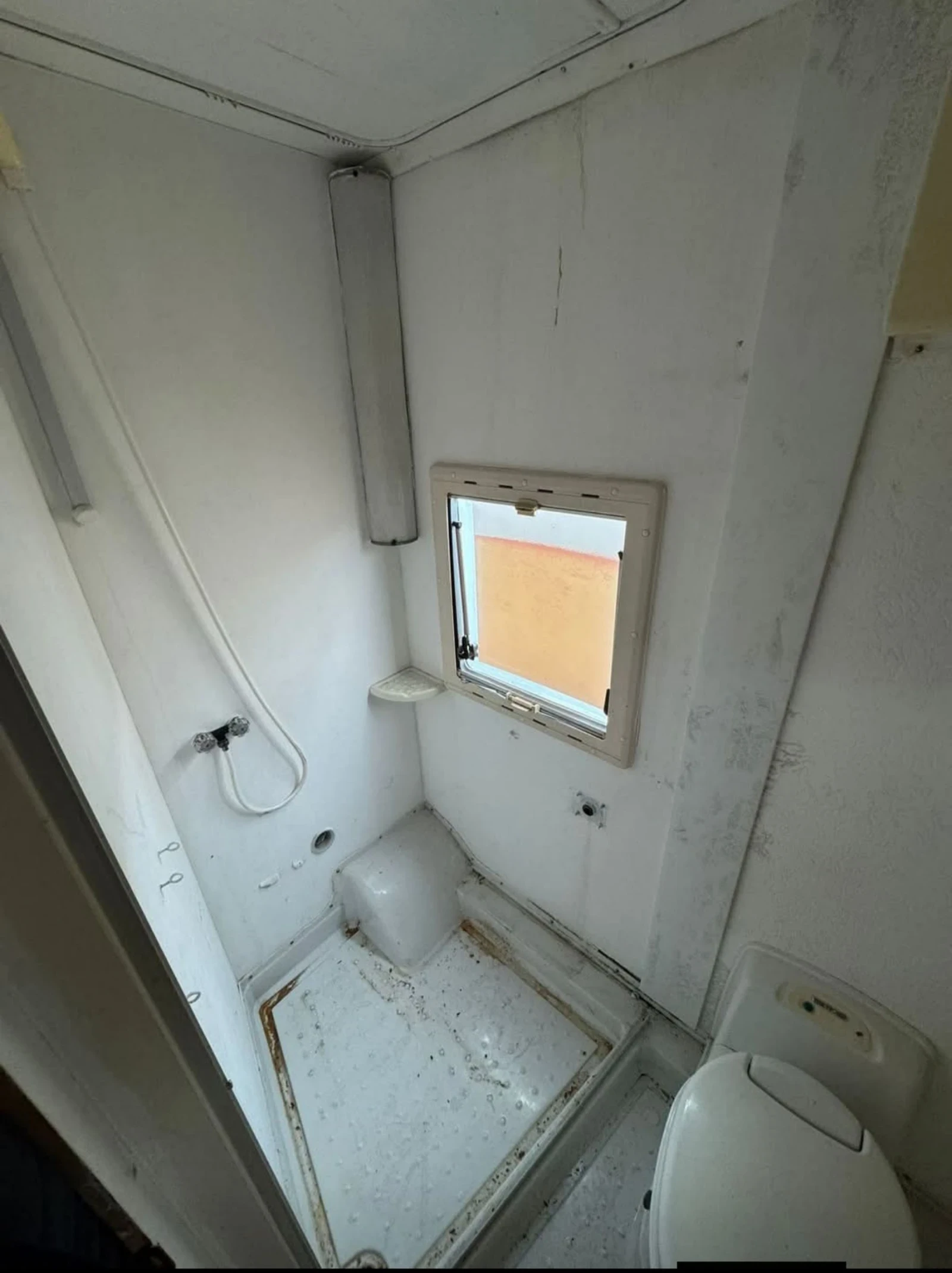 Кемпер Peugeot FEND алко шаси, снимка 12 - Каравани и кемпери - 54002785