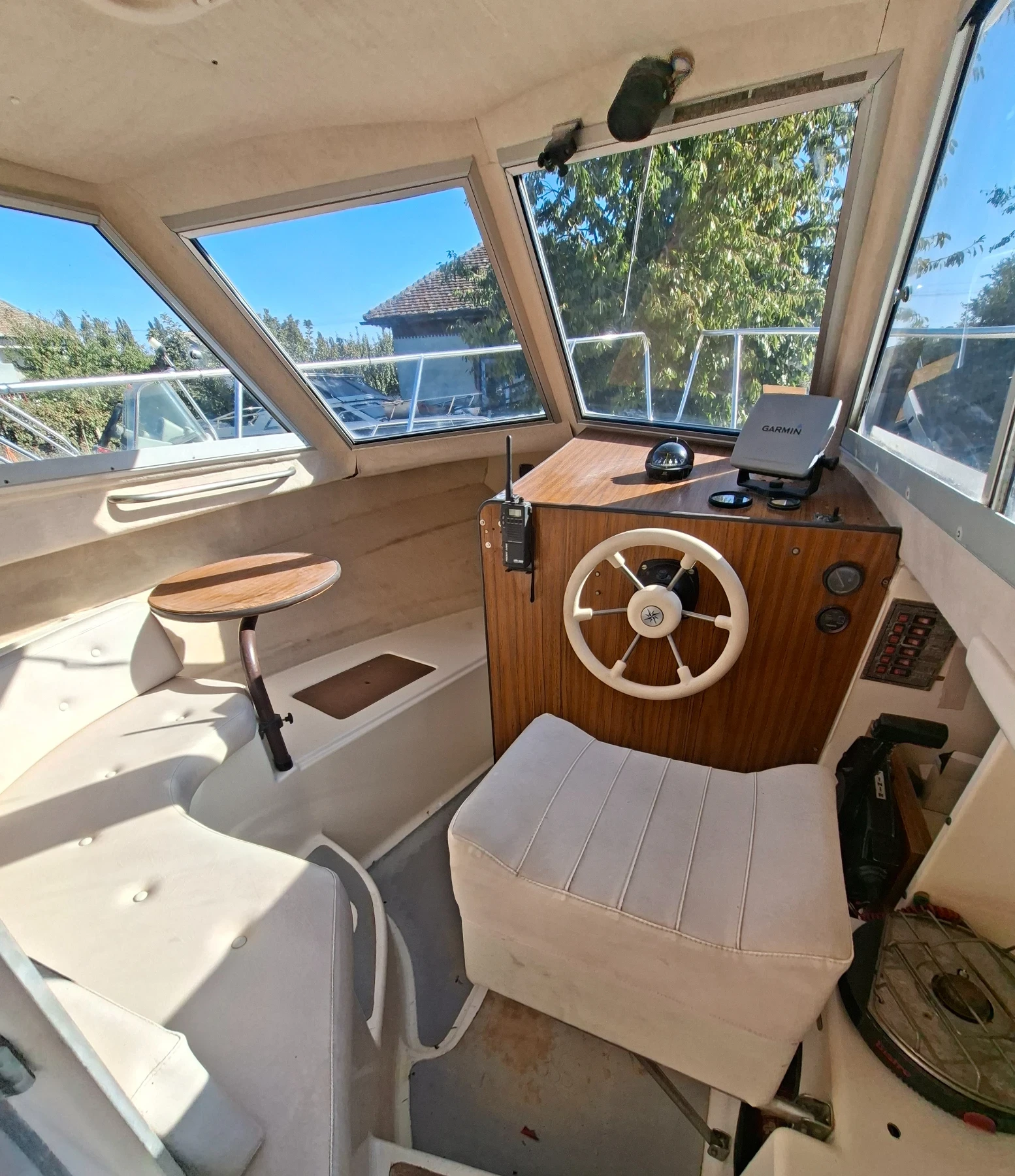 ������� ���� Guy Couach Guy Marine GM650 Pilothouse | Mobile.bg � ����������� 14