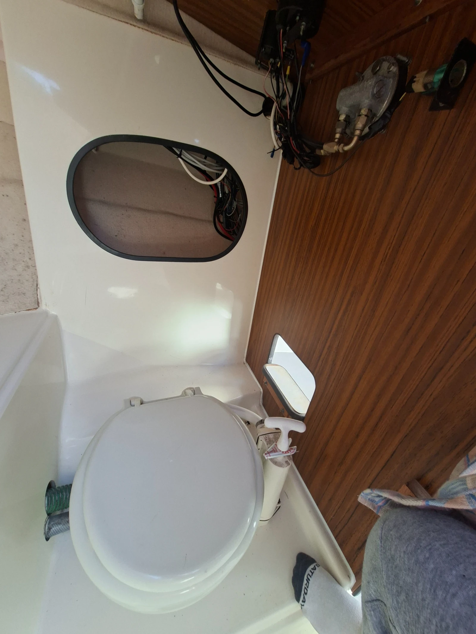 ������� ���� Guy Couach Guy Marine GM650 Pilothouse | Mobile.bg � ����������� 8