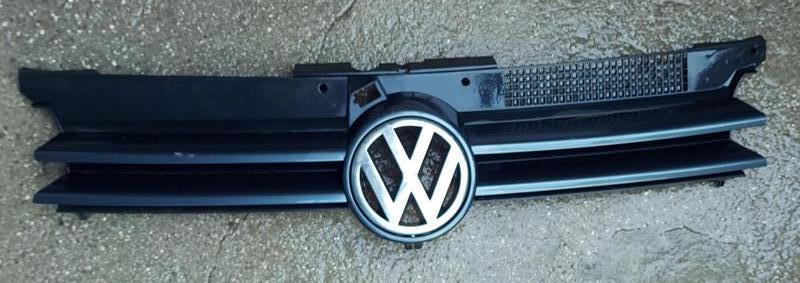 Решетка за  VW Golf 4, снимка 1 - Части - 33840777