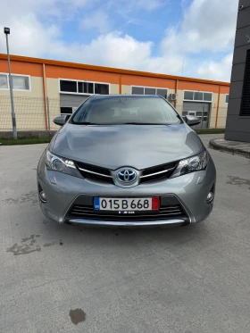 Toyota Auris * 1.8-HYBRID* ПАНОРАМА* ПОДГРЕВ* ЛИЗИНГ* , снимка 3
