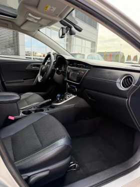 Toyota Auris * 1.8-HYBRID* ПАНОРАМА* ПОДГРЕВ* ЛИЗИНГ* , снимка 11