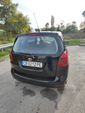 Toyota Corolla verso 2.0 , снимка 12