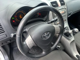 Toyota Auris 2.2* REALNI KM* , снимка 9