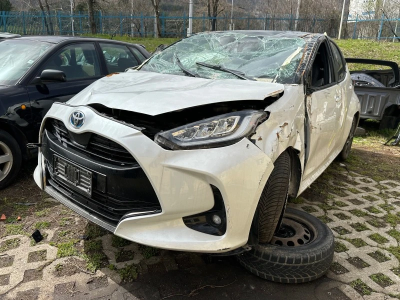 Toyota Yaris 1.5-Hybrid, снимка 1 - Автомобили и джипове - 47430825