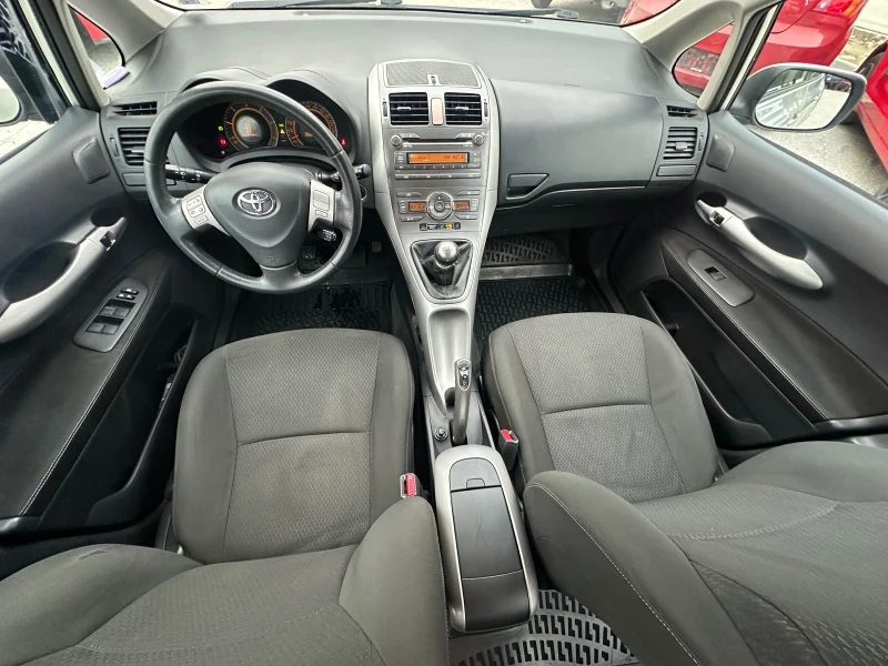 Toyota Auris 2.2* REALNI KM* , снимка 10 - Автомобили и джипове - 48346020